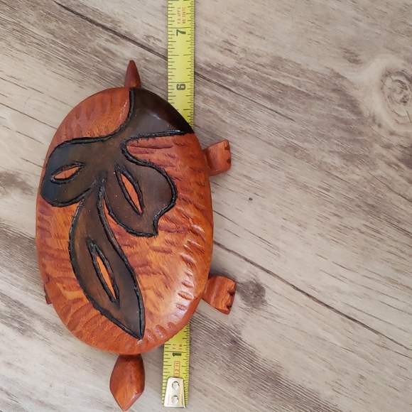 Hand Carved Wooden Turtle Dish with Lid - Picture 5 of 7